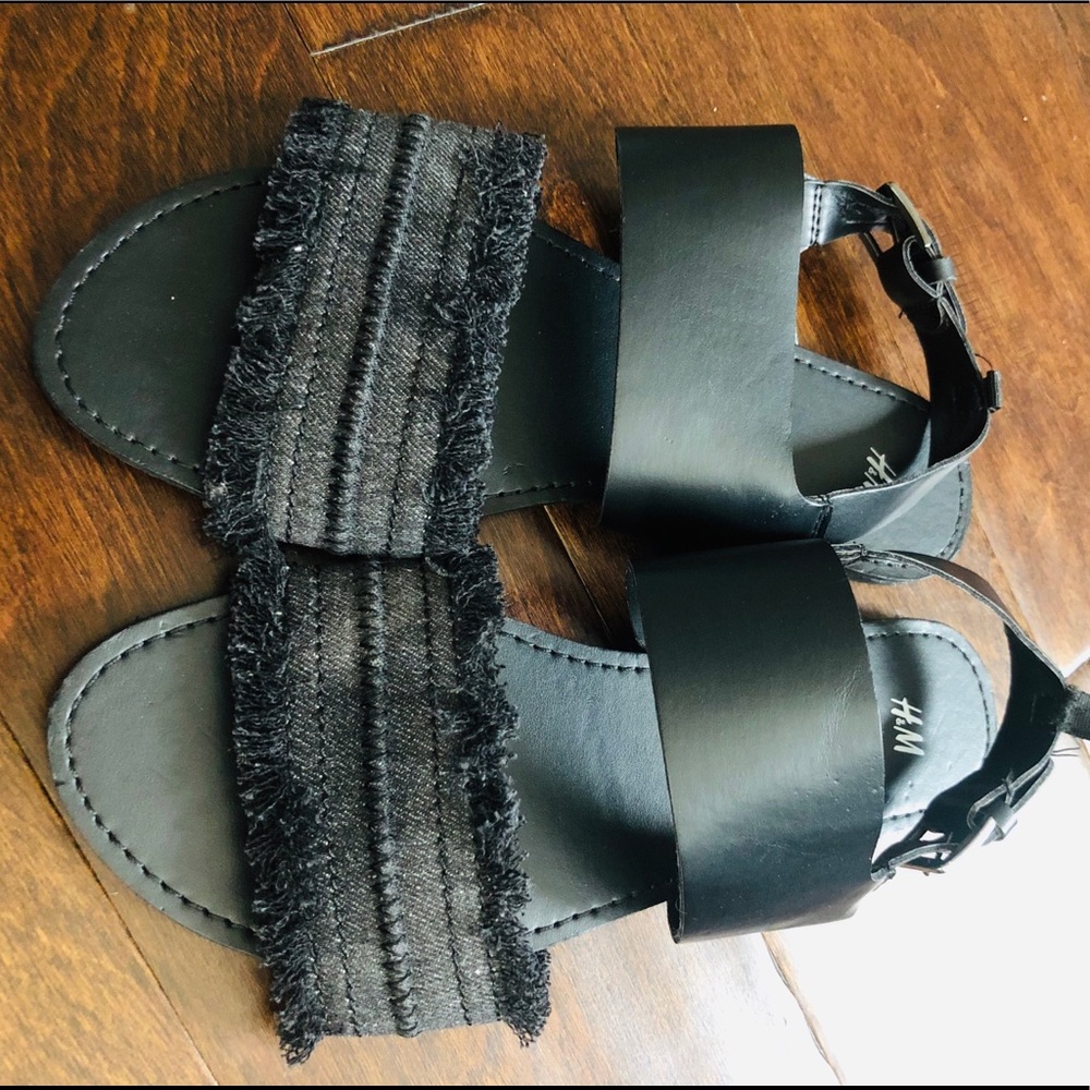 Girls H&M sandals size 4.5